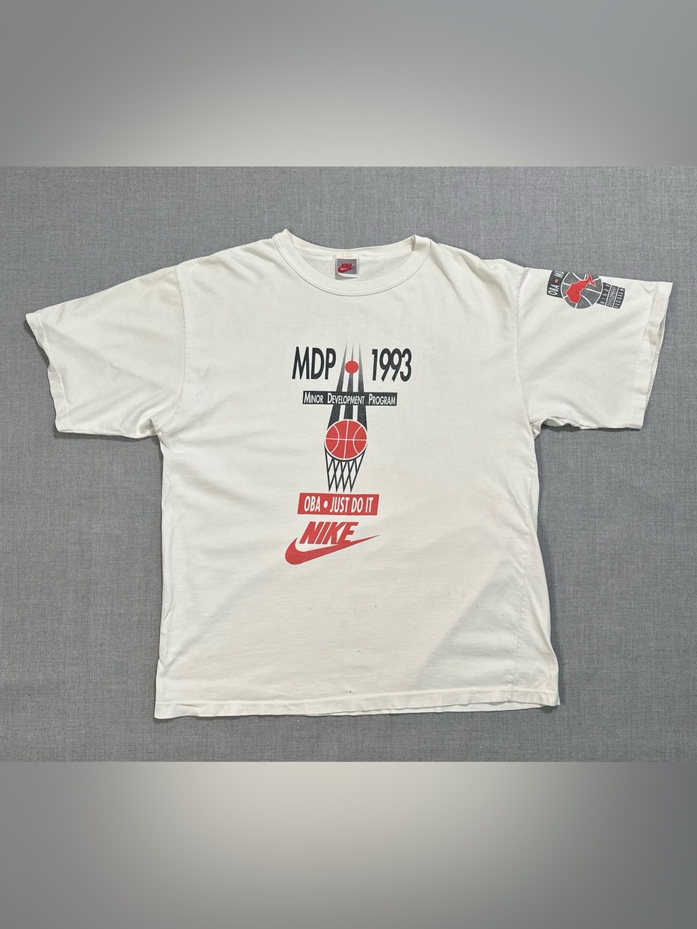 Vintage 1993 Nike OBA MDP Force Basketball Graphic T-Shirt
